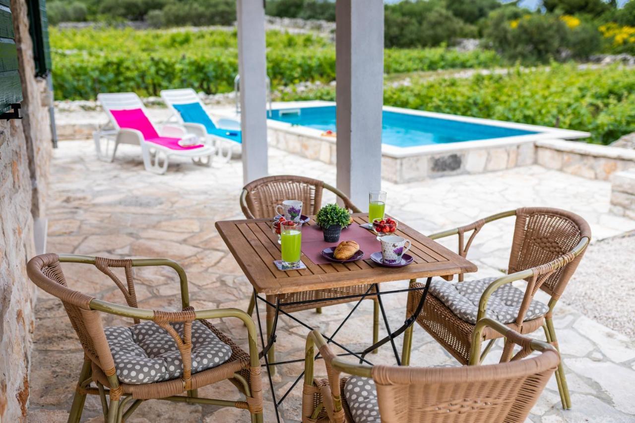 Račišće Vineyard House & Olive Grove Houseヴィラ エクステリア 写真